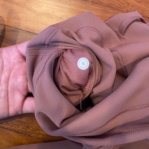 SOLD! NWT HR Biker Shorts 8" - Picture 4 of 9